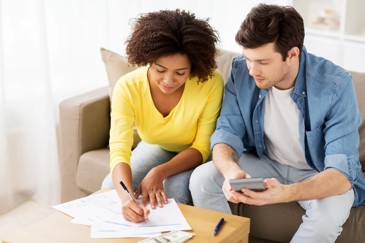 couple exploring budget