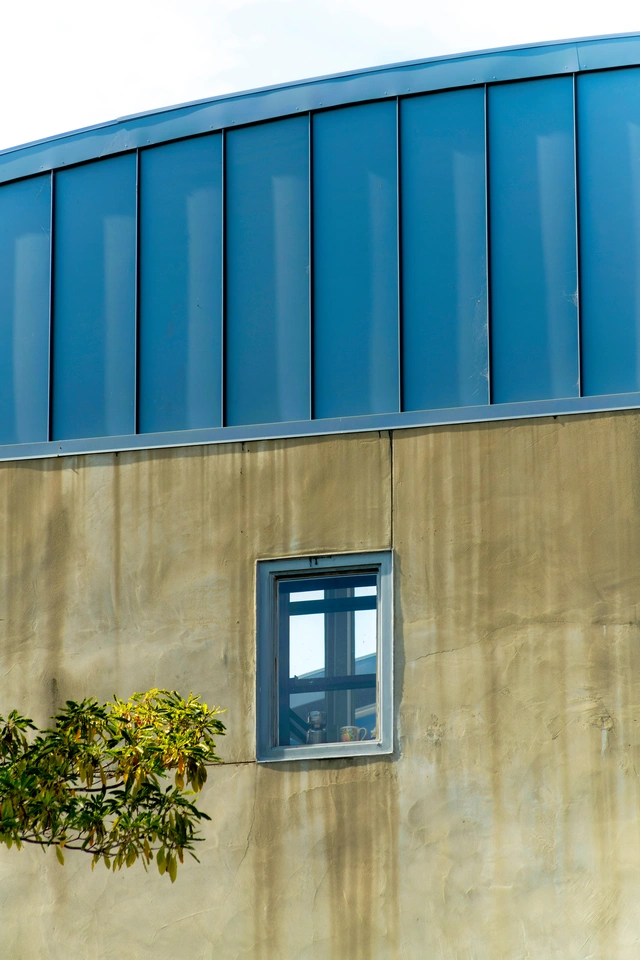 metal accent on wall