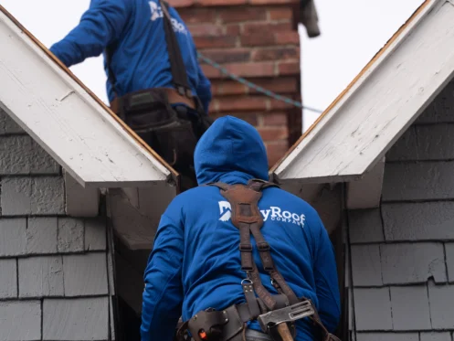 roofer in harness