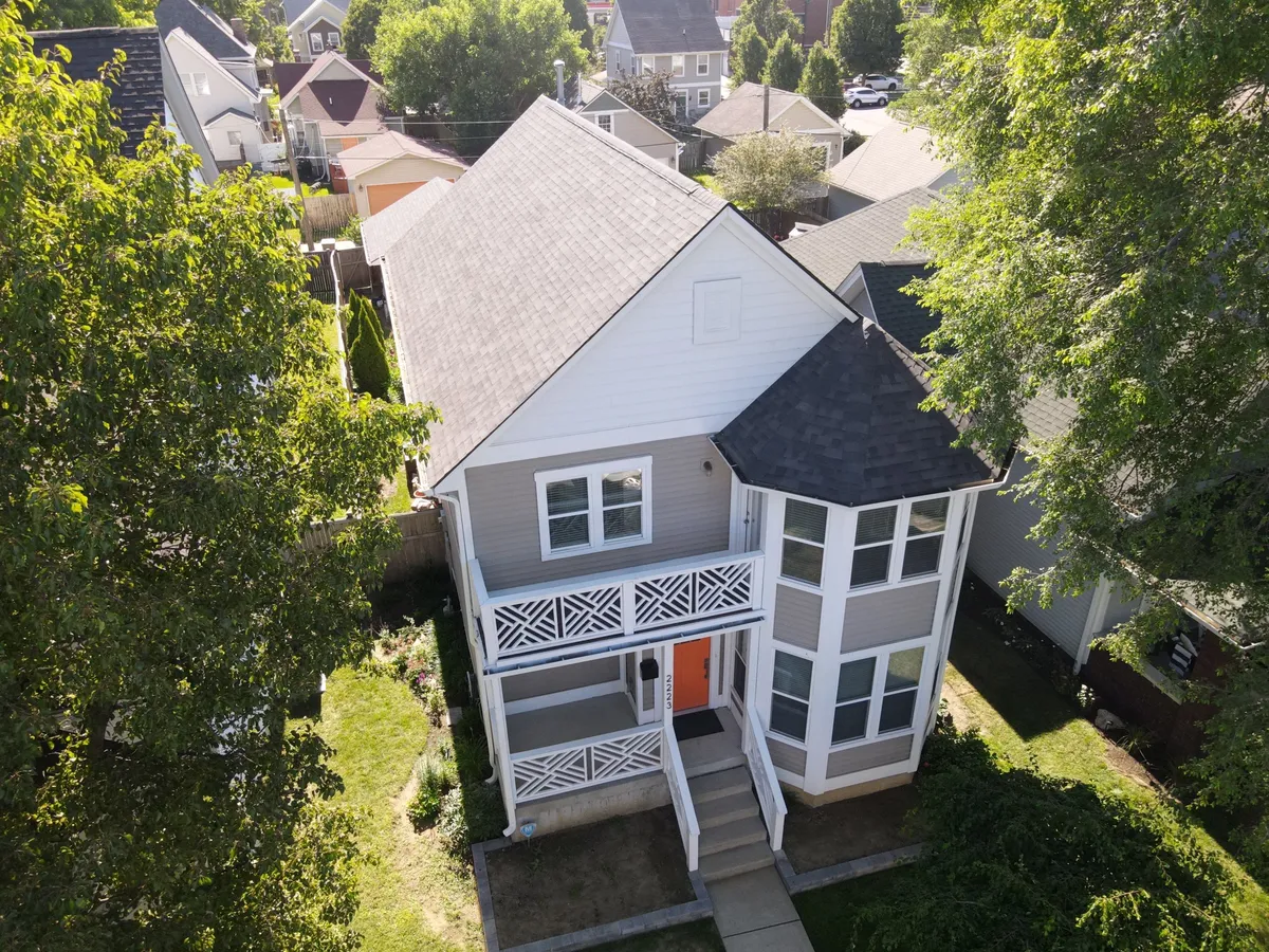 shingle roof roofing house